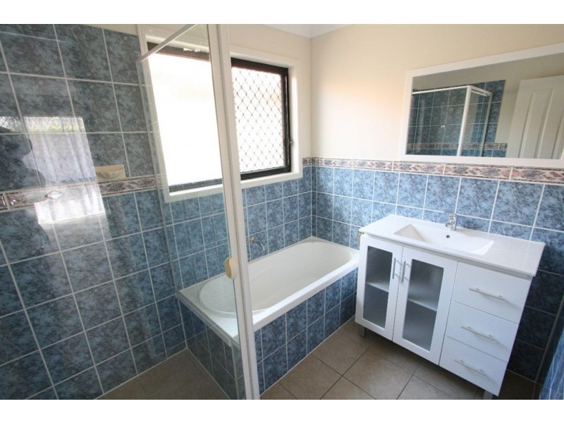 28b Scots Pl, Robina QLD 4226