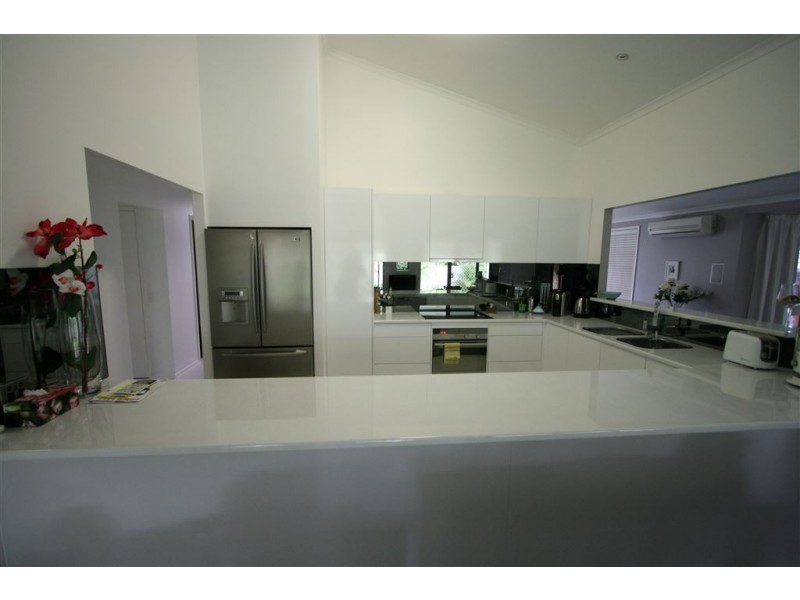 16 Broadview Place, Robina QLD 4226