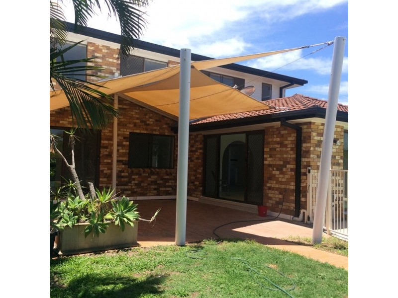 2a Village Low Road, Benowa Waters QLD 4217