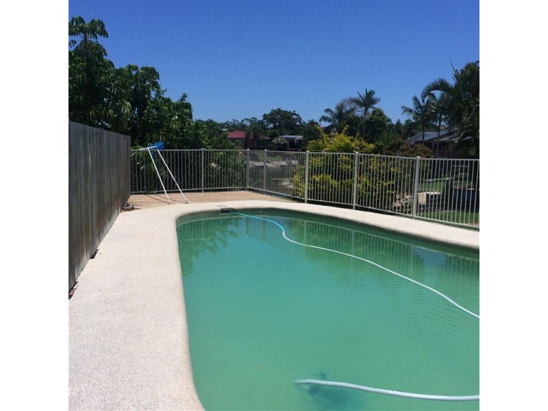 2a Village Low Road, Benowa Waters QLD 4217