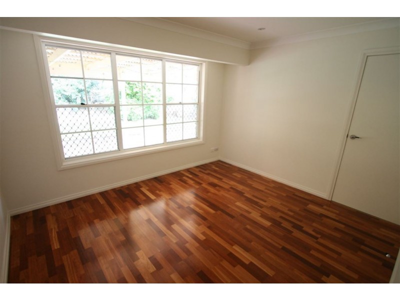 7 Grenaside Crt, Robina QLD 4226