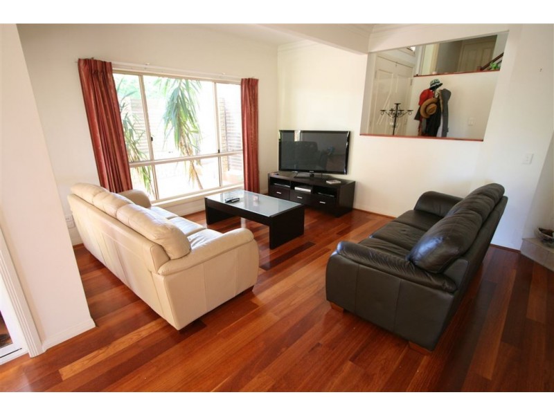 3 Kensington St, Robina QLD 4226