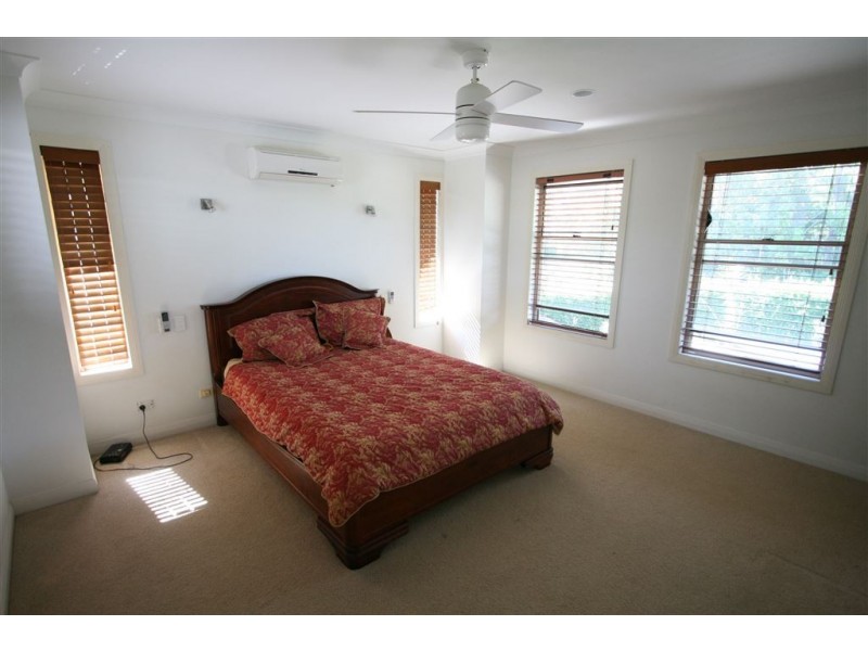 3 Kensington St, Robina QLD 4226