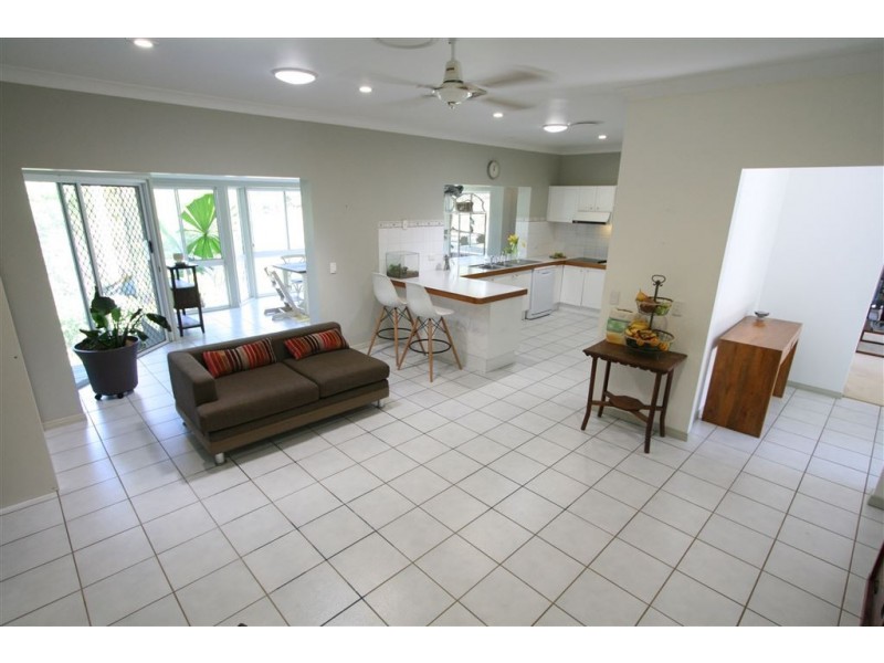 127 Glen Eagles Drive, Robina QLD 4226
