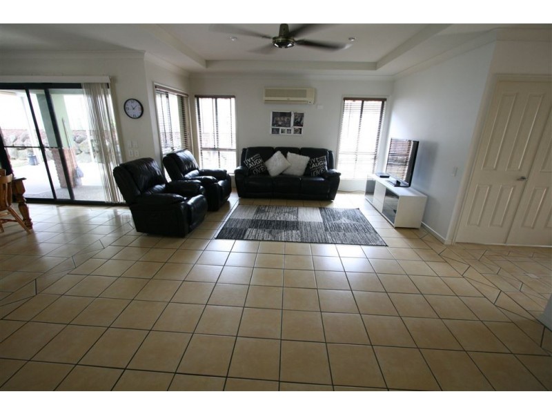 10 Nardoo St, Robina QLD 4226