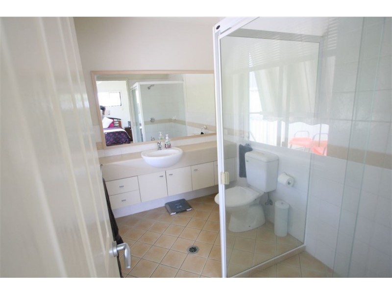 10 Nardoo St, Robina QLD 4226