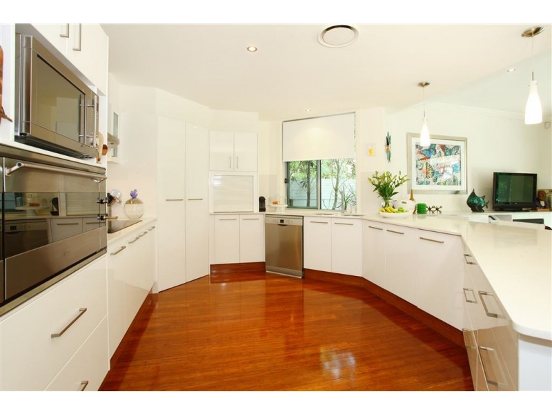 13 Auriga Crt, Robina QLD 4226