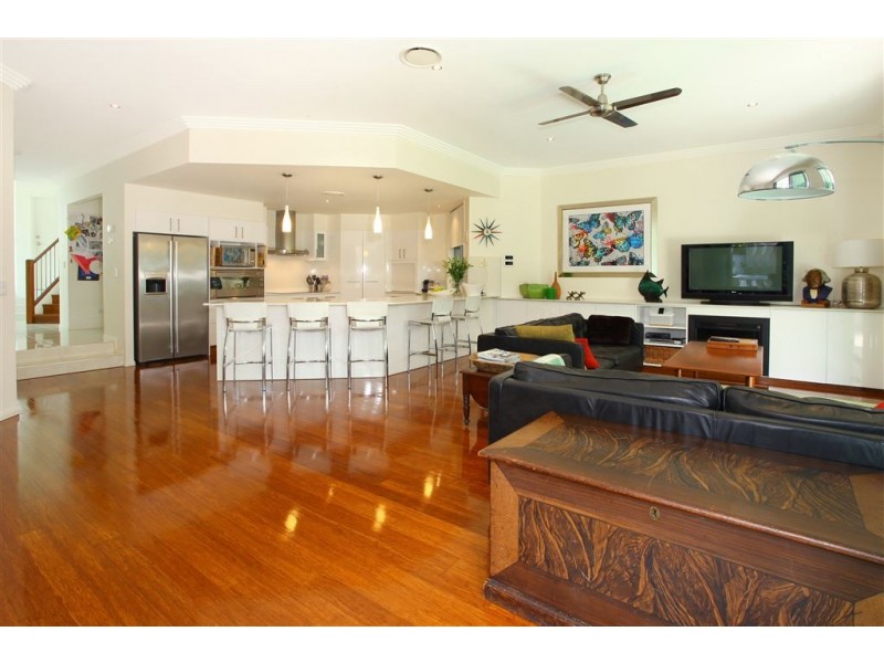 13 Auriga Crt, Robina QLD 4226