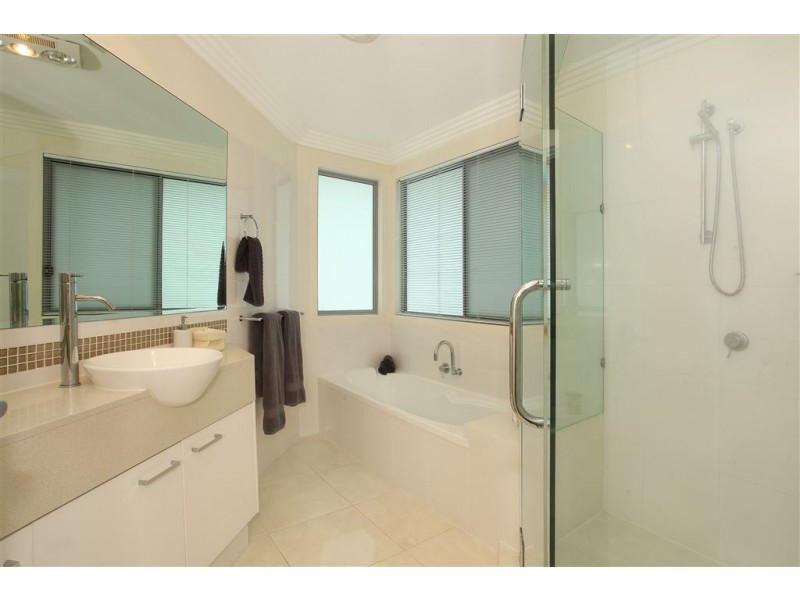 13 Auriga Crt, Robina QLD 4226