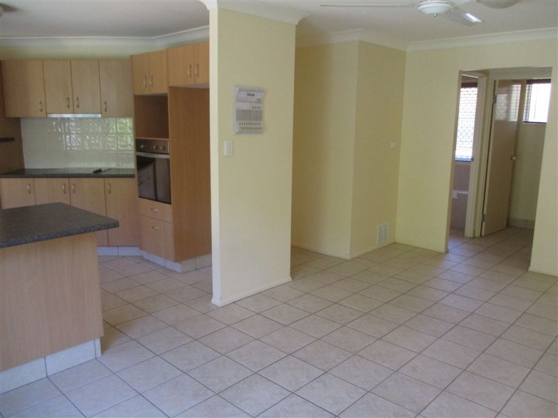 13 Heidelberg, Robina QLD 4226