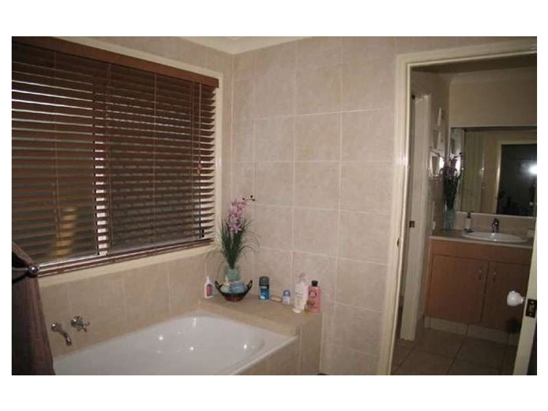 13 Heidelberg, Robina QLD 4226