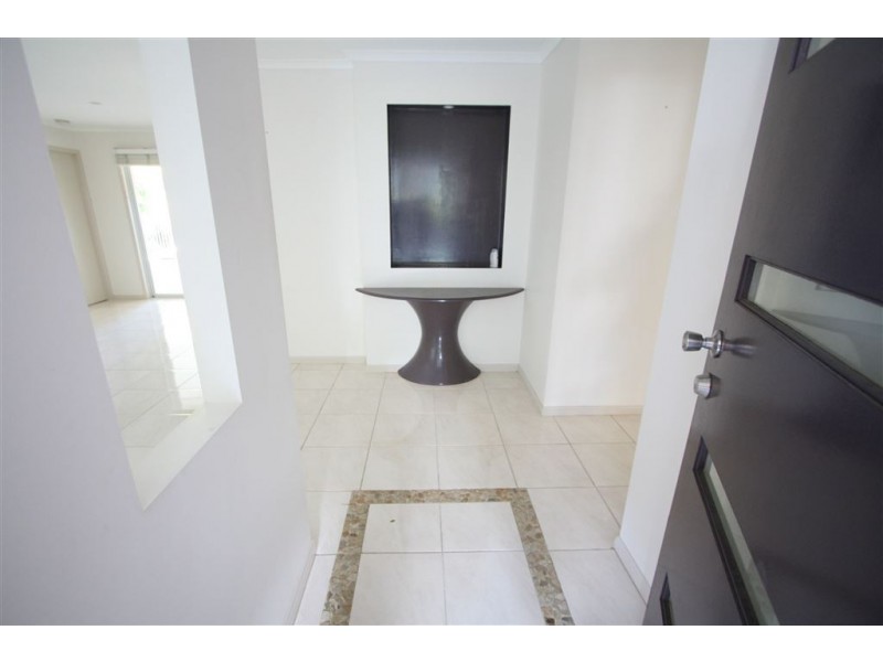 6 Cambridge Ct, Carrara QLD 4211