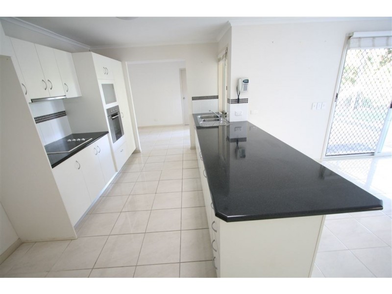 6 Cambridge Ct, Carrara QLD 4211