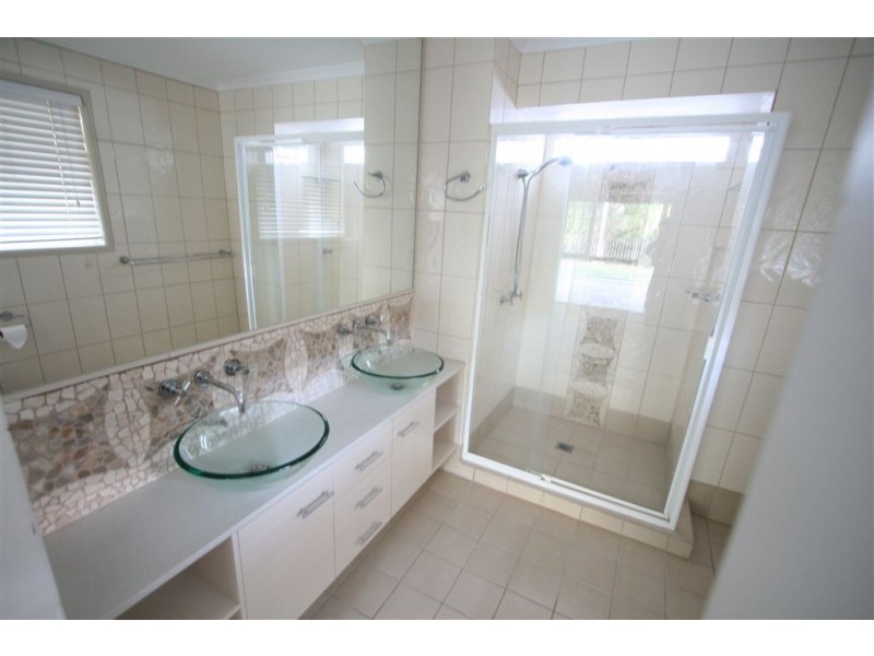 6 Cambridge Ct, Carrara QLD 4211