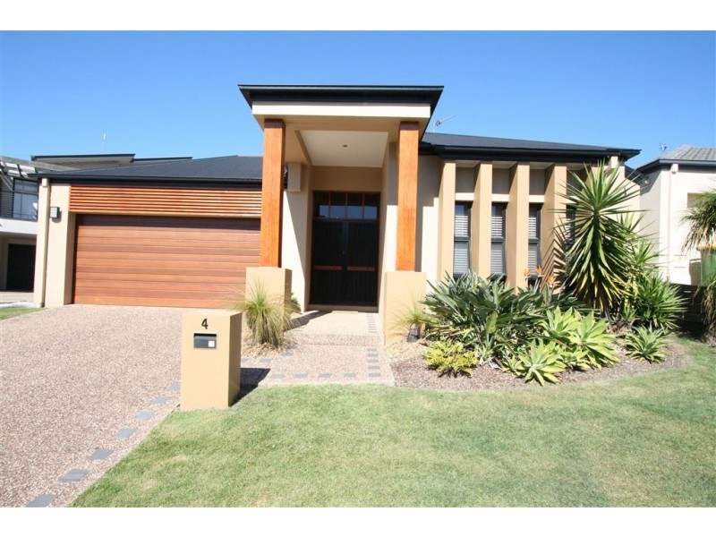 4 Palma Crescent, Varsity Lakes QLD 4227