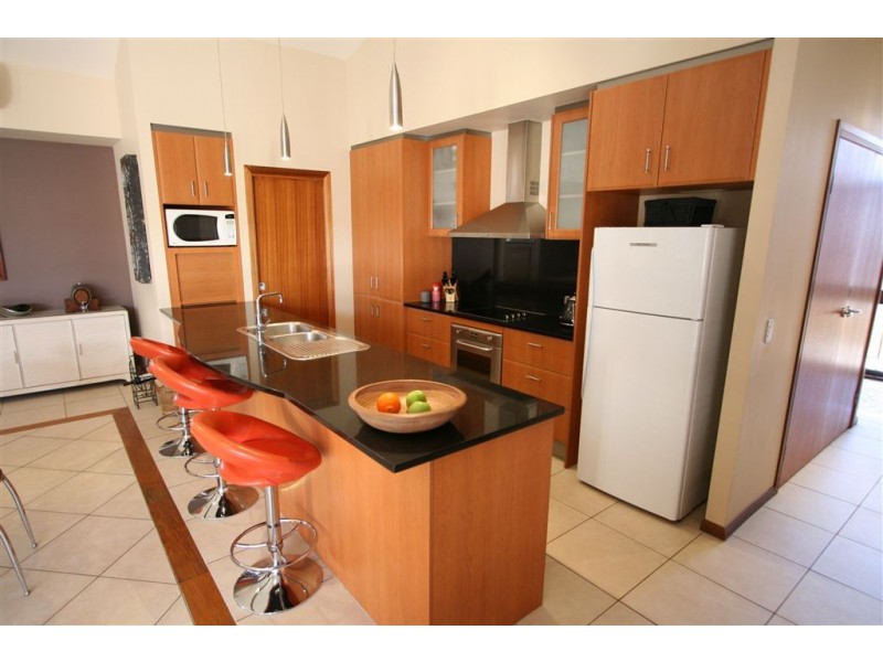 4 Palma Crescent, Varsity Lakes QLD 4227