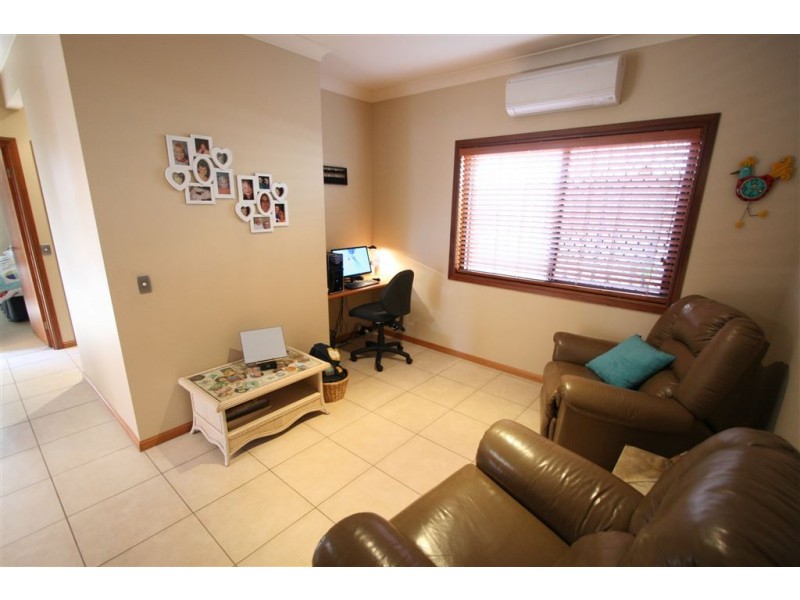 4 Palma Crescent, Varsity Lakes QLD 4227