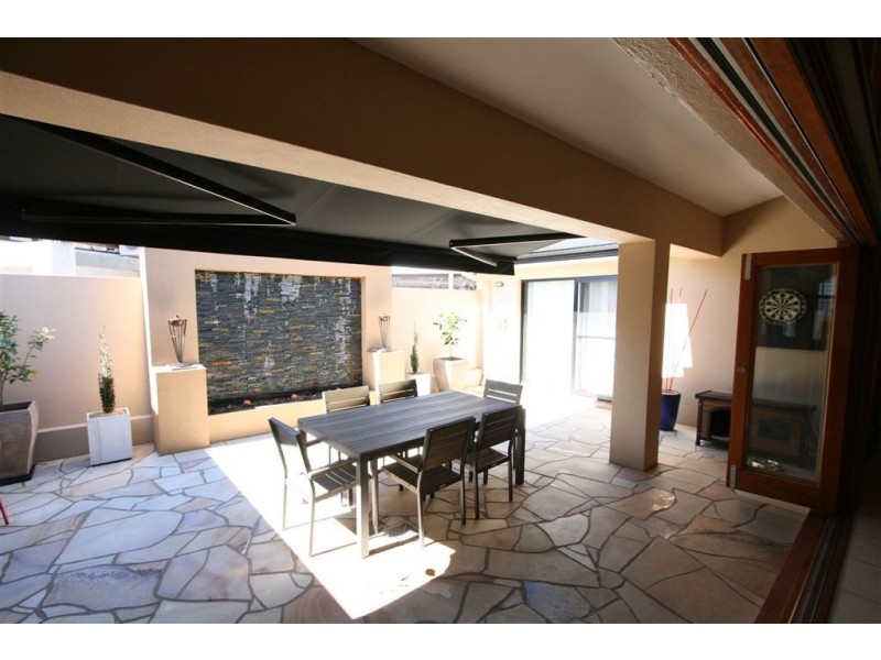 4 Palma Crescent, Varsity Lakes QLD 4227