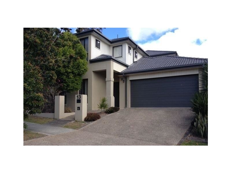13 Menton Ave, Varsity Lakes QLD 4227