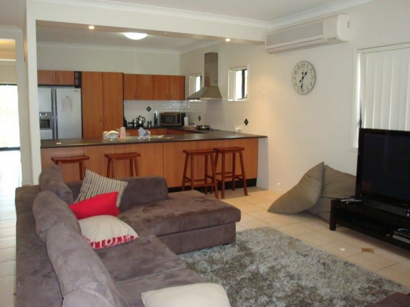 13 Menton Ave, Varsity Lakes QLD 4227