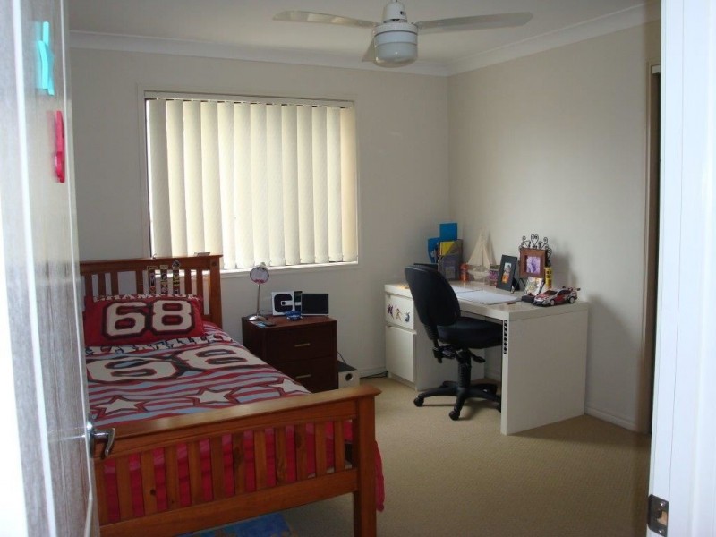 13 Menton Ave, Varsity Lakes QLD 4227