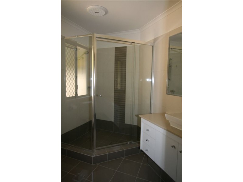 81 Glen Eagles Dr, Robina QLD 4226