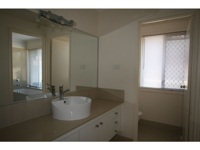 81 Glen Eagles Dr, Robina QLD 4226