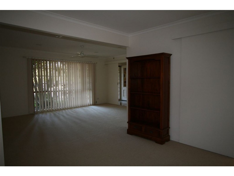 81 Glen Eagles Dr, Robina QLD 4226