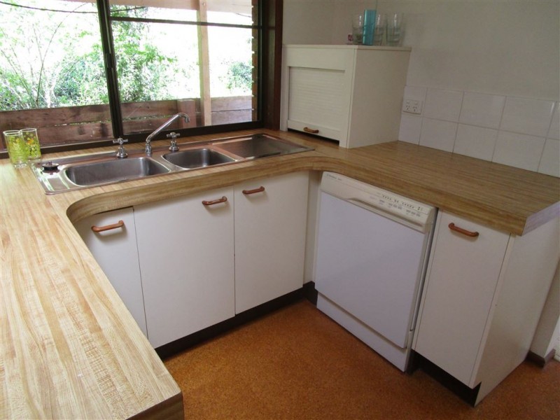 100 Bonogin Road, Bonogin QLD 4213