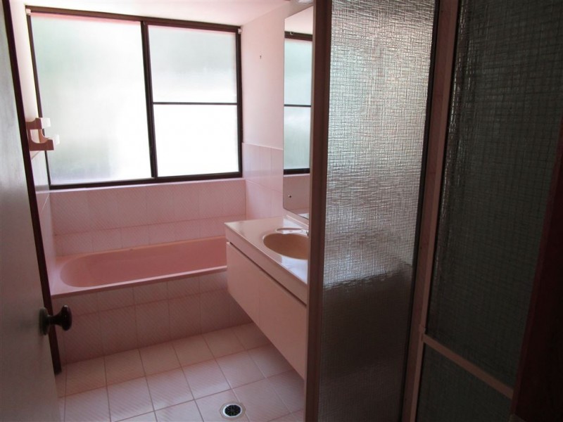 100 Bonogin Road, Bonogin QLD 4213