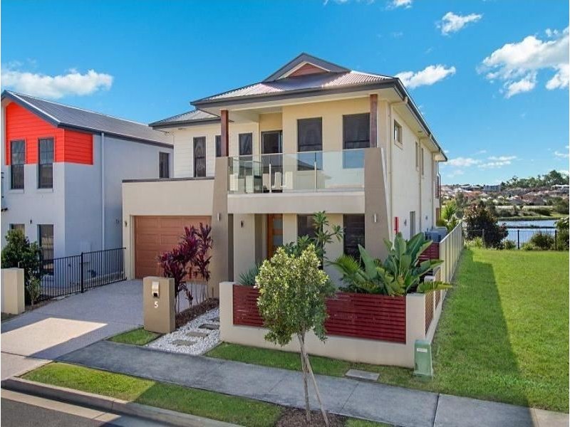 5 Elizabeth Crescent, Varsity Lakes QLD 4227