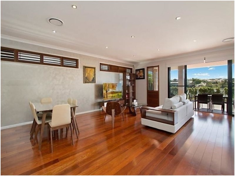 5 Elizabeth Crescent, Varsity Lakes QLD 4227