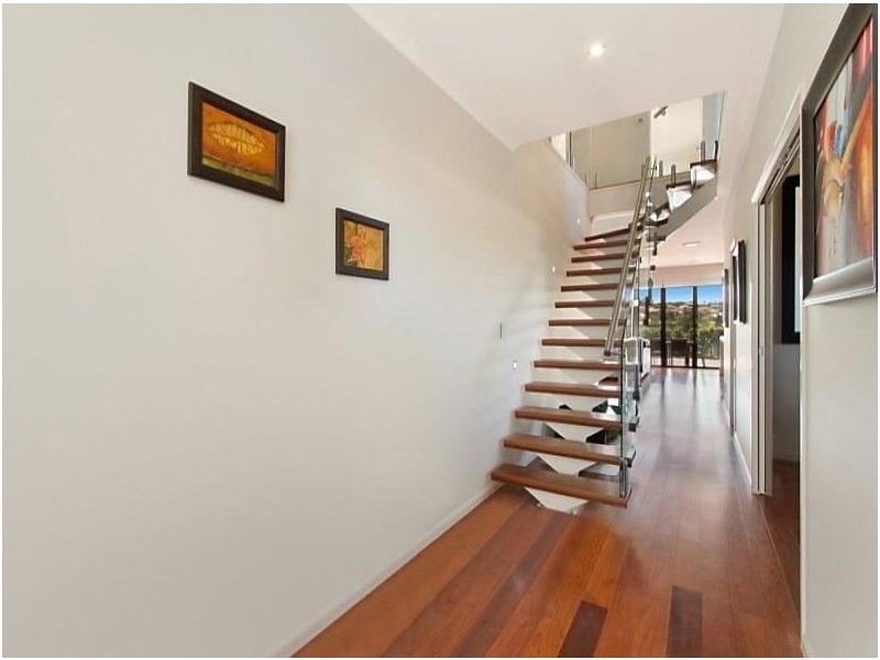 5 Elizabeth Crescent, Varsity Lakes QLD 4227