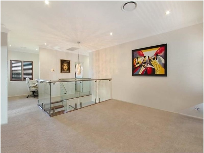5 Elizabeth Crescent, Varsity Lakes QLD 4227