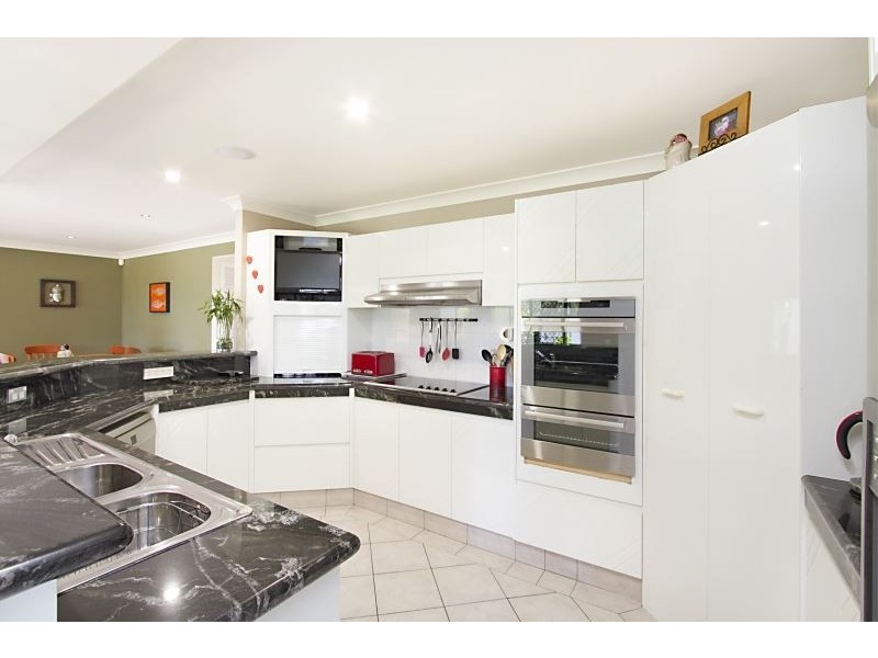 4 Anglesea Court, Robina QLD 4226