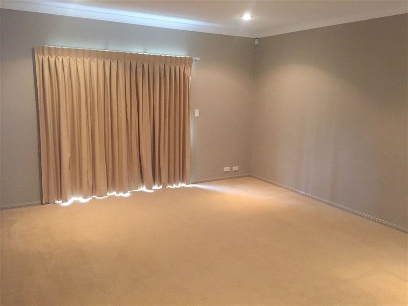 1/33 Bayswater Ave, Varsity Lakes QLD 4227