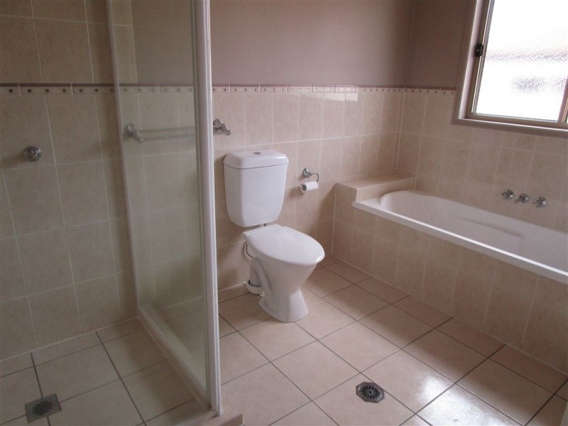 1/33 Bayswater Ave, Varsity Lakes QLD 4227