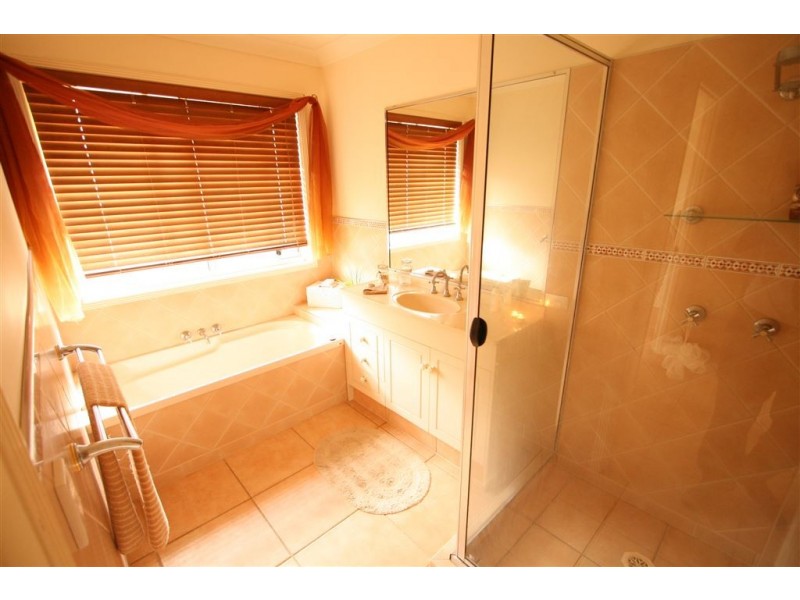 3 Miling Court, Robina QLD 4226