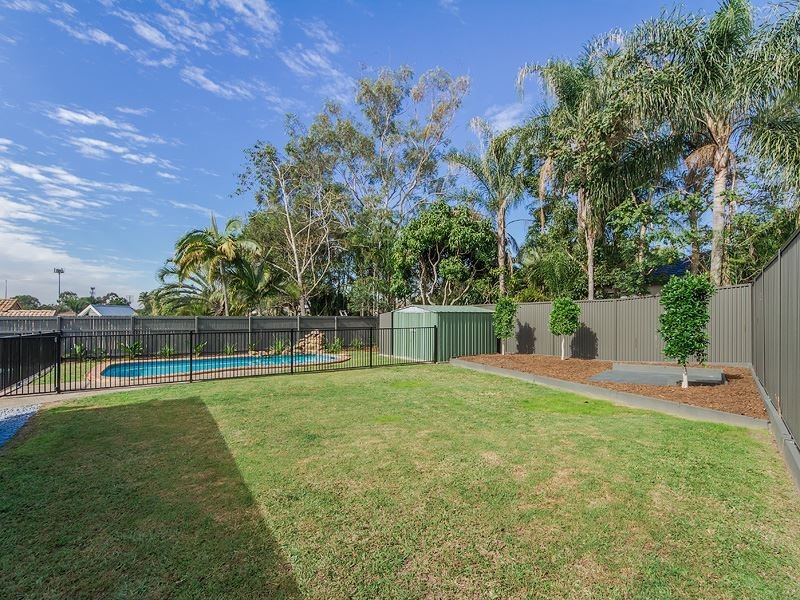 8 Lexington Drive, Worongary QLD 4213