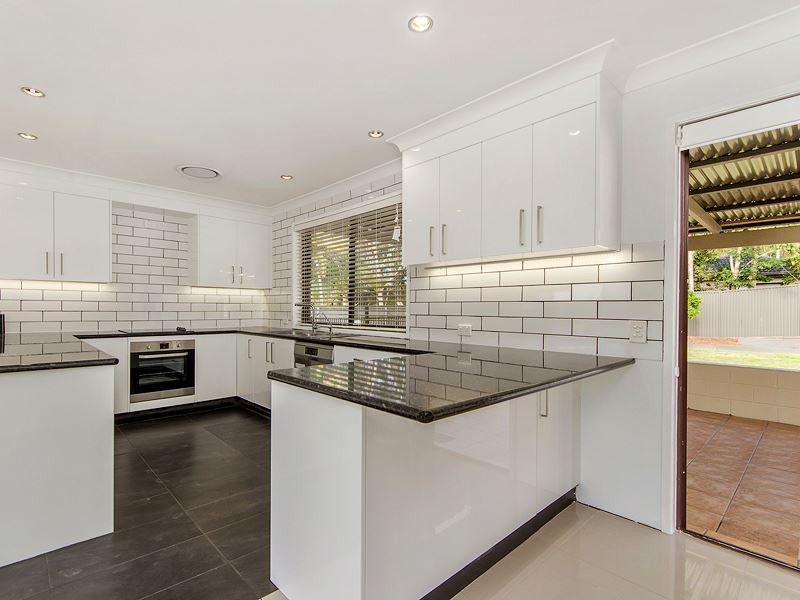 8 Lexington Drive, Worongary QLD 4213