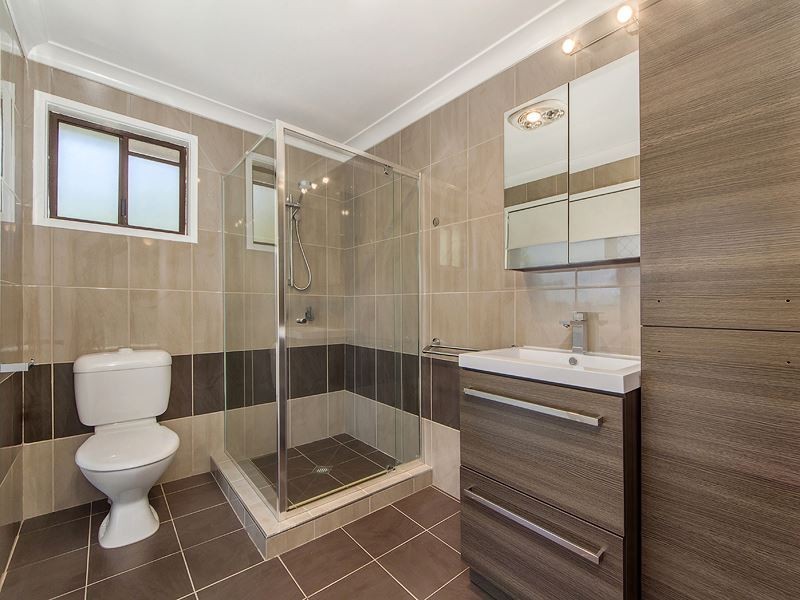 8 Lexington Drive, Worongary QLD 4213