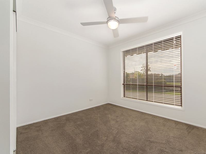 8 Lexington Drive, Worongary QLD 4213