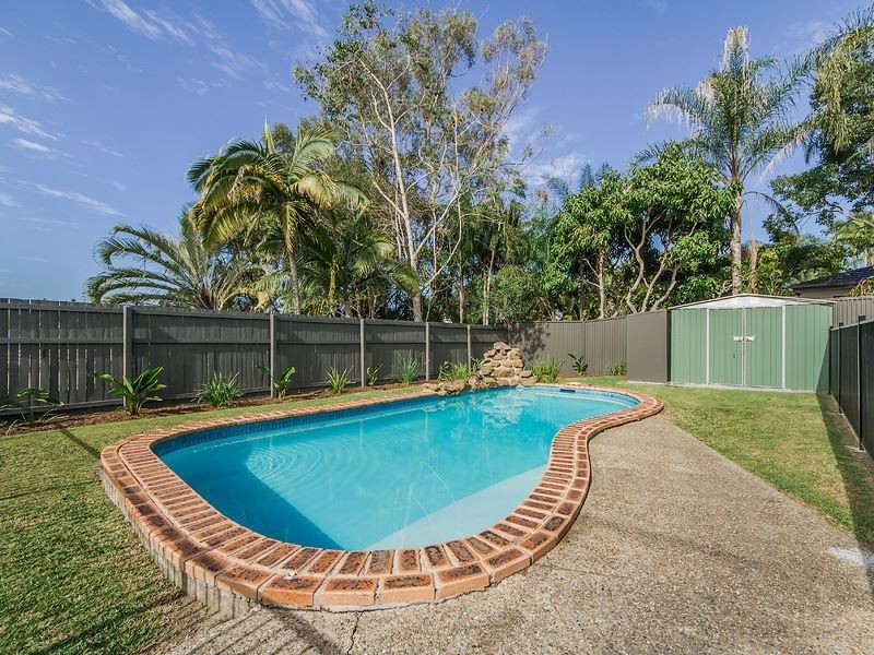 8 Lexington Drive, Worongary QLD 4213