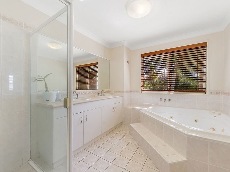 1 Straite Drive, Robina QLD 4226