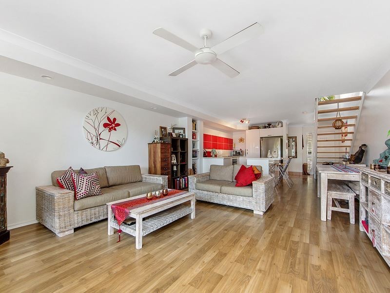 118/215 Cottesloe Drive, Mermaid Waters QLD 4218