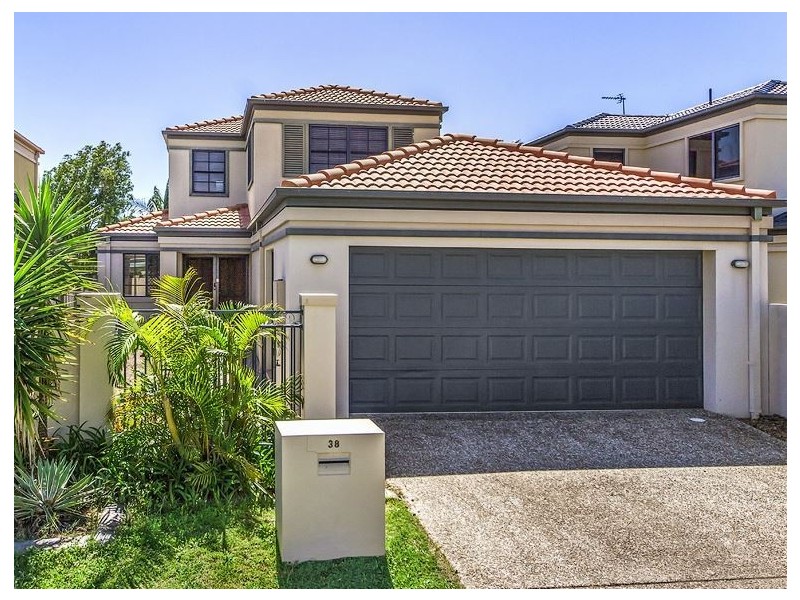 38 Woody Views Way, Robina QLD 4226