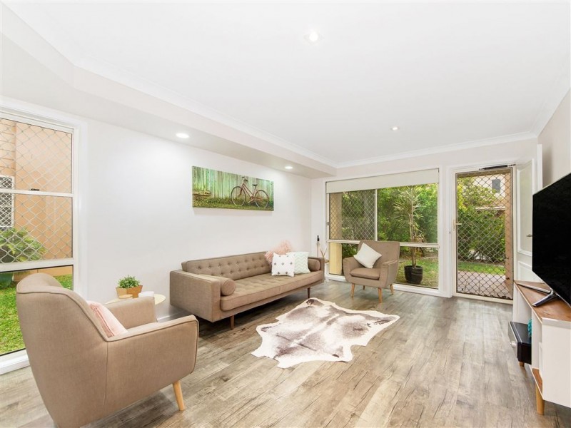 9/1 Warbler Parade, Varsity Lakes QLD 4227