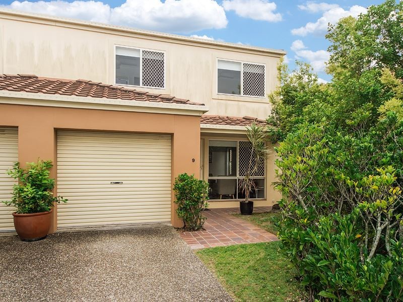 9/1 Warbler Parade, Varsity Lakes QLD 4227