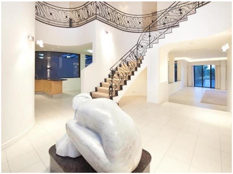 6 Ben Lexcen Place, Robina QLD 4226