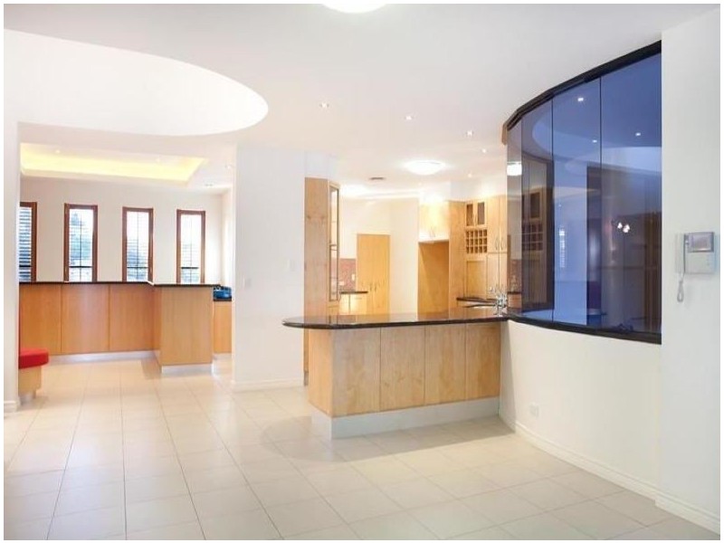 6 Ben Lexcen Place, Robina QLD 4226